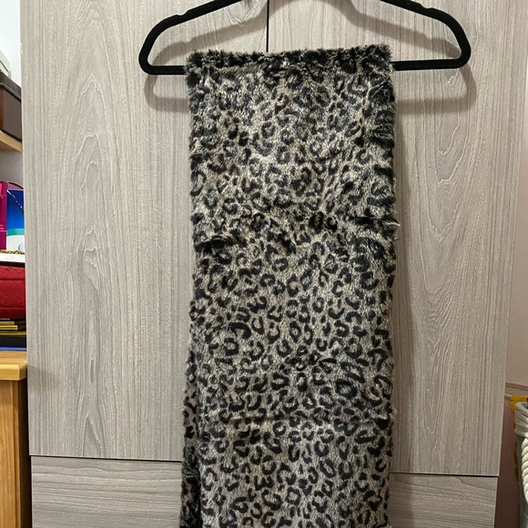 Long faux fur scarf - Picture 3 of 4